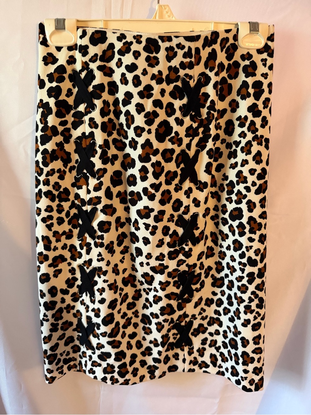 BOLD elements Leopard Print Pencil Skirt with Black Lace-Up X Details